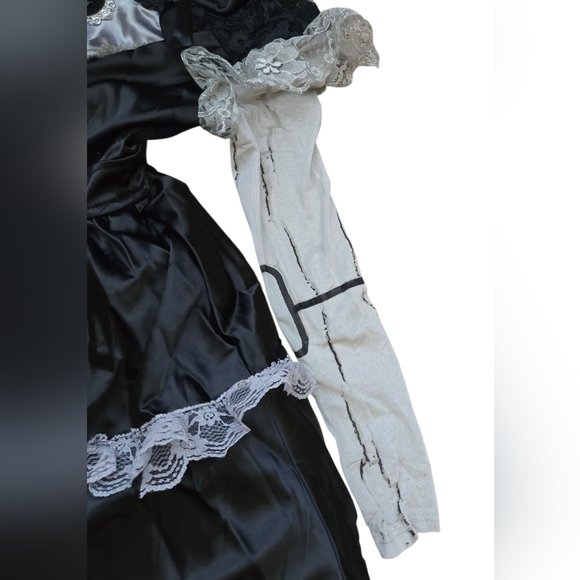 Spirit Halloween Broken Doll Halloween Costume Child Sz Medium 8-10 - Picture 8 of 12